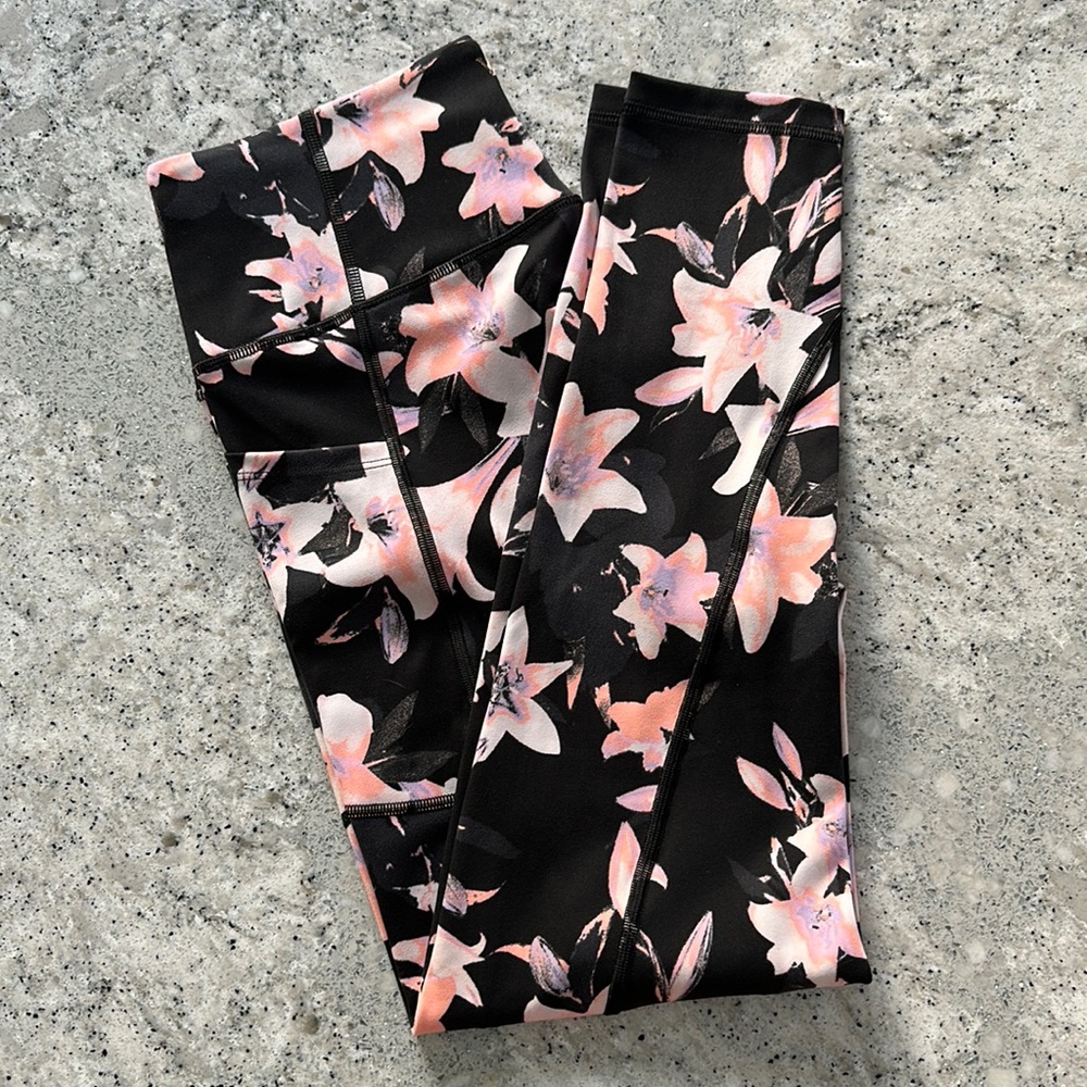 Victoria’s Secret Pocket Leggings - 24” inseam